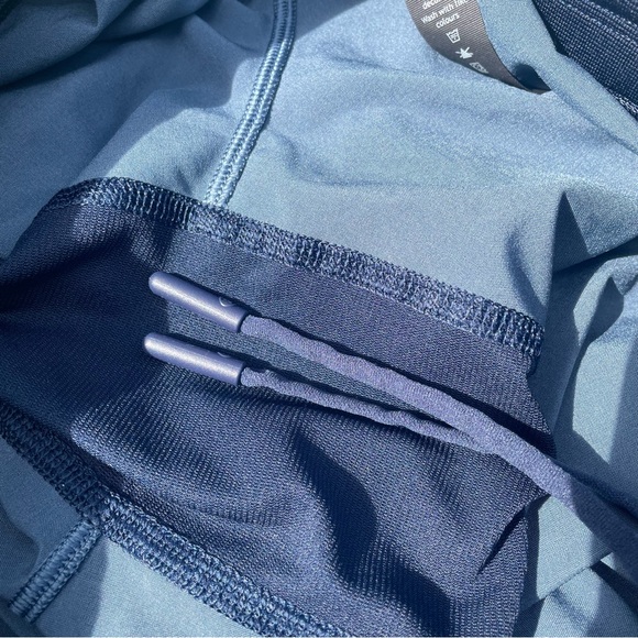 Lululemon T.H.E 7” linerless shorts Size M Heathered Blue - Picture 6 of 9